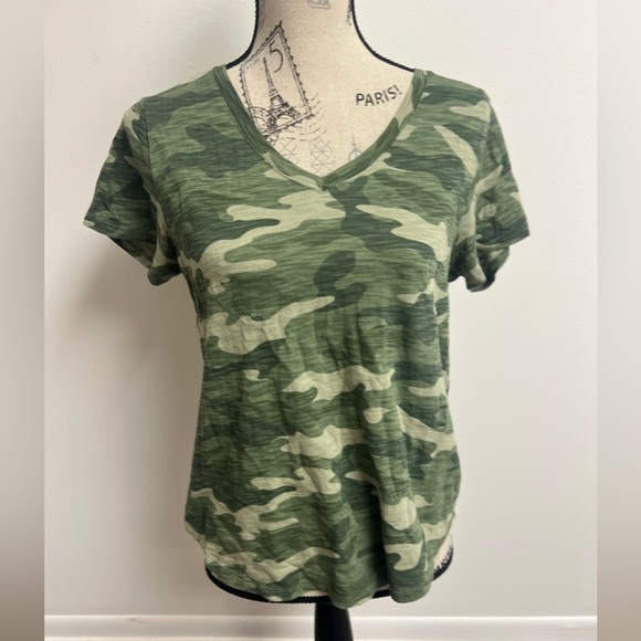 Old Navy Tops - Camp Print Tee!